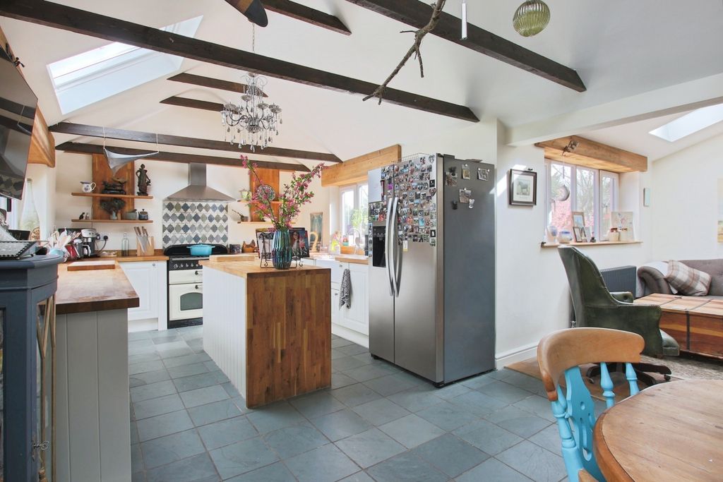 Property photo 1 of 27 4106842