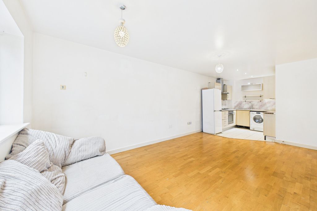 Property photo 3 of 13