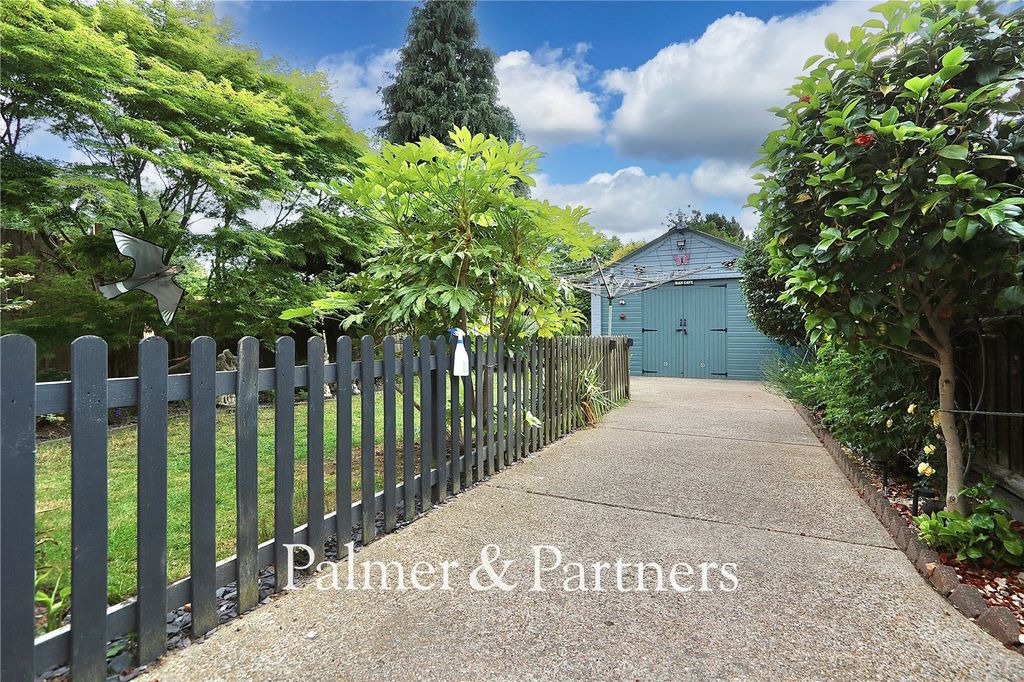 Property photo 2 of 27 Picture No. 01