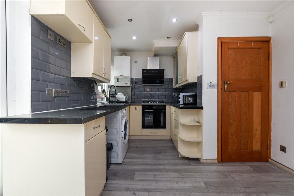 Property photo 3 of 16 Kitchen/Dining Area