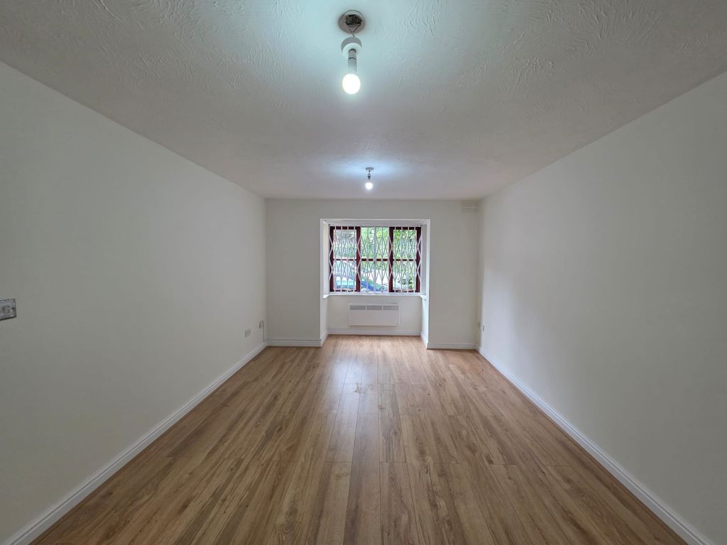 Property photo 1 of 4
