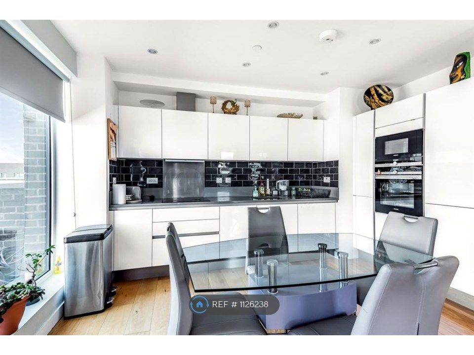 Property photo 3 of 13 Dining Table