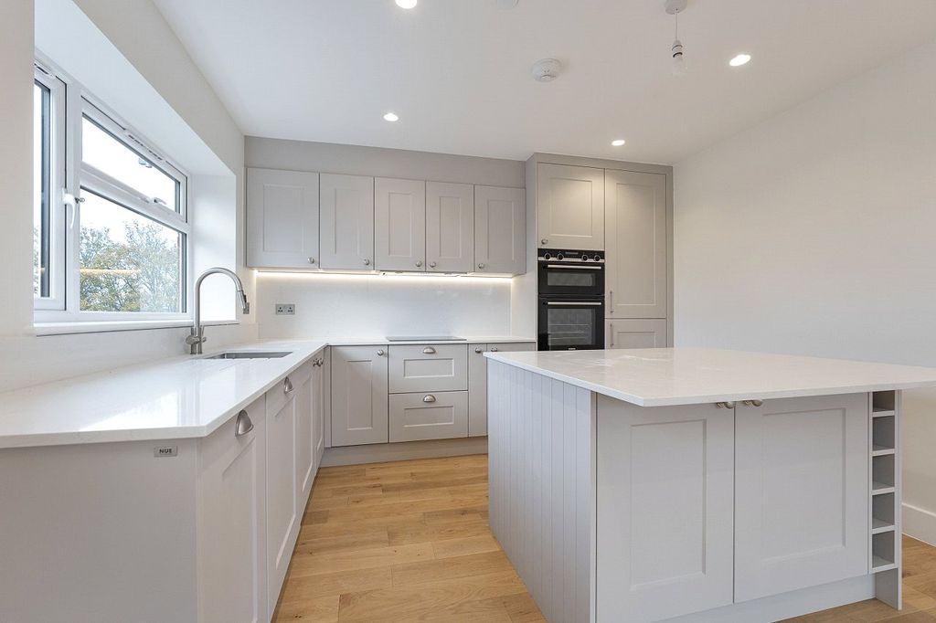 Property photo 2 of 22 Picture No. 03