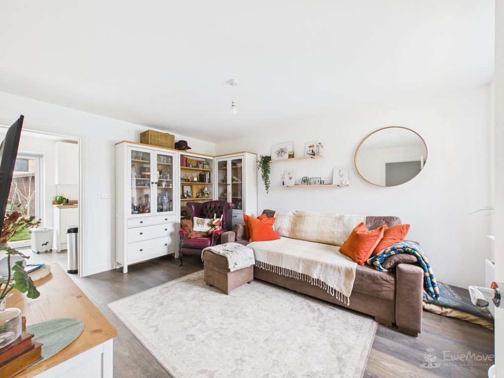 Property photo 3 of 21 Living Room- Mark Stephens Ewemove Newmarket And S