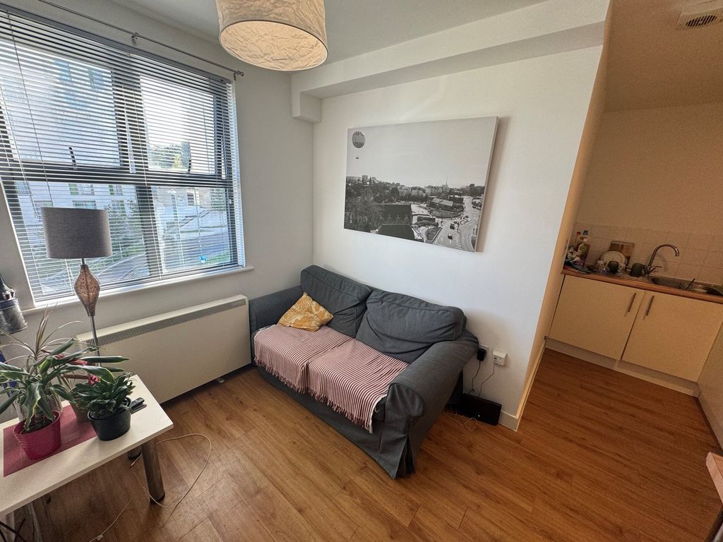 Property photo 3 of 6