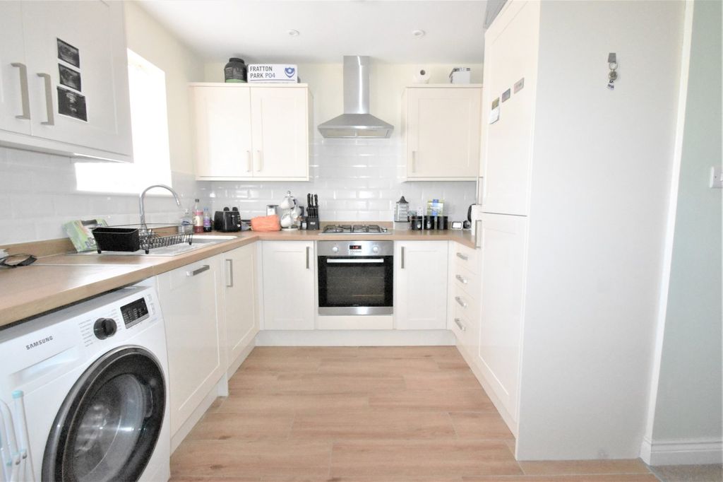 Property photo 3 of 11 Picture No. 27