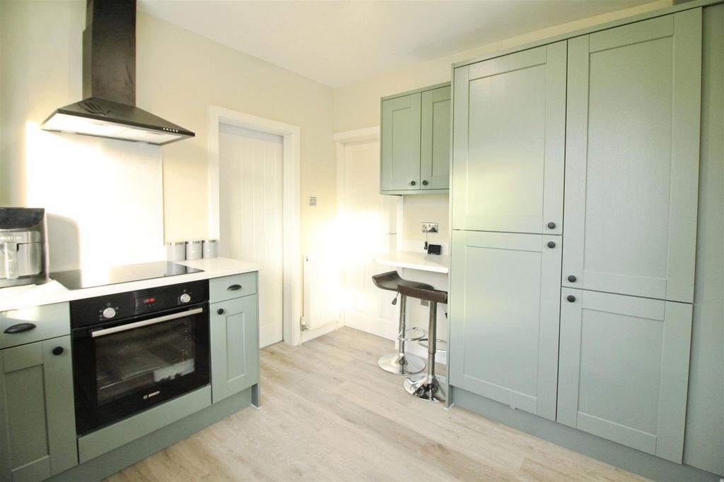 Property photo 2 of 15 Kitchen