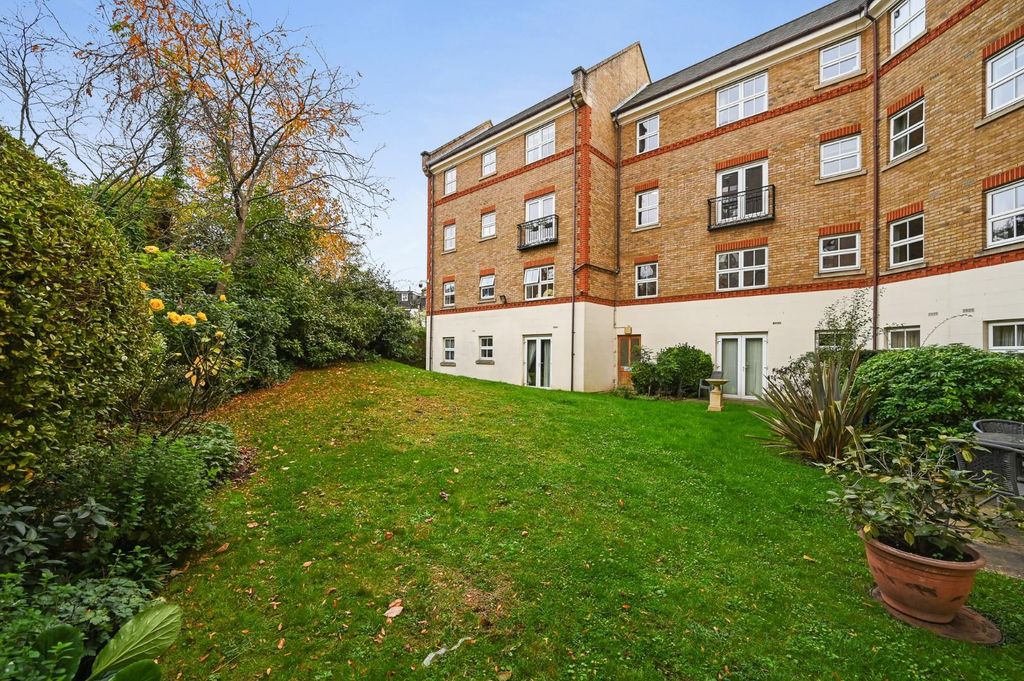 Property photo 1 of 11