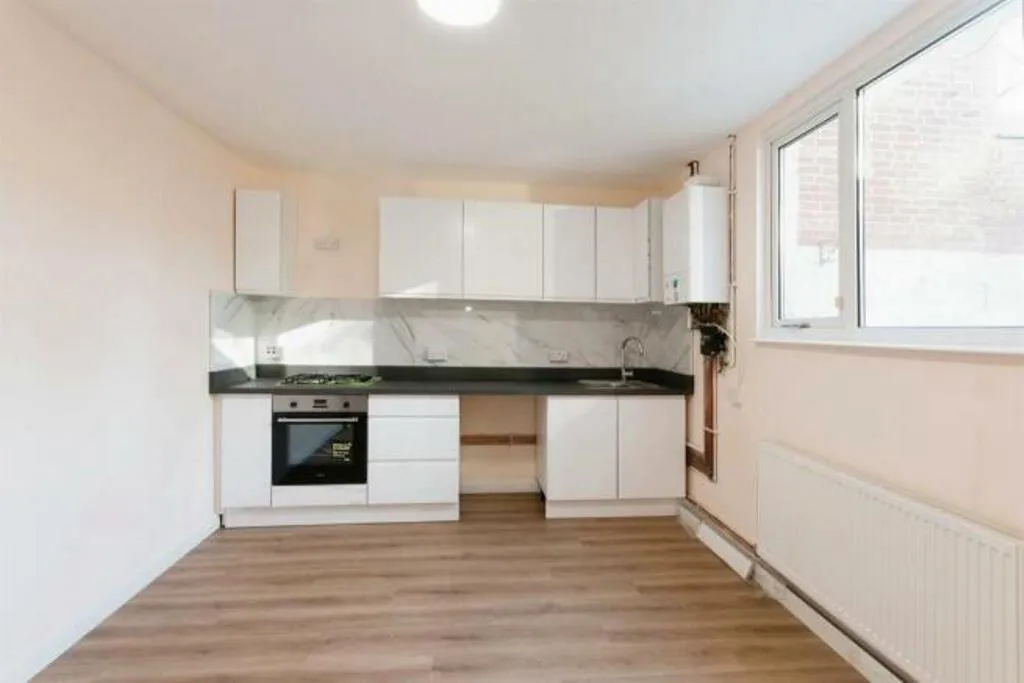 Freehold Street, Queens Park NN2 - View 6
