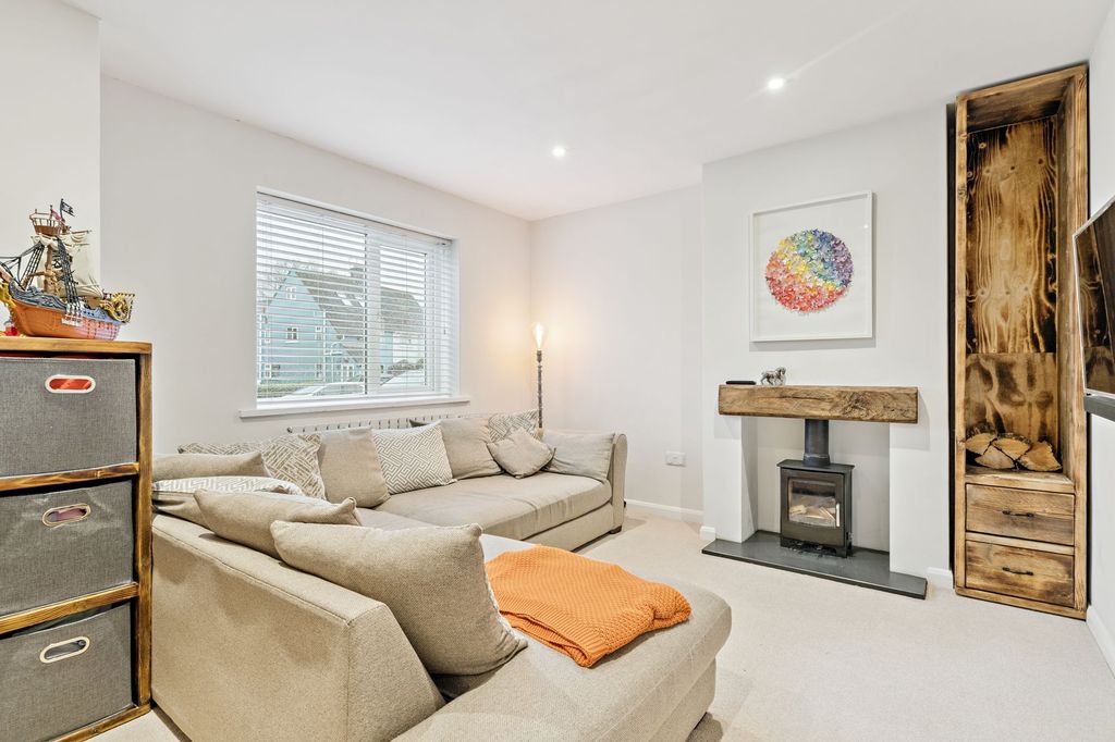 Property photo 2 of 21