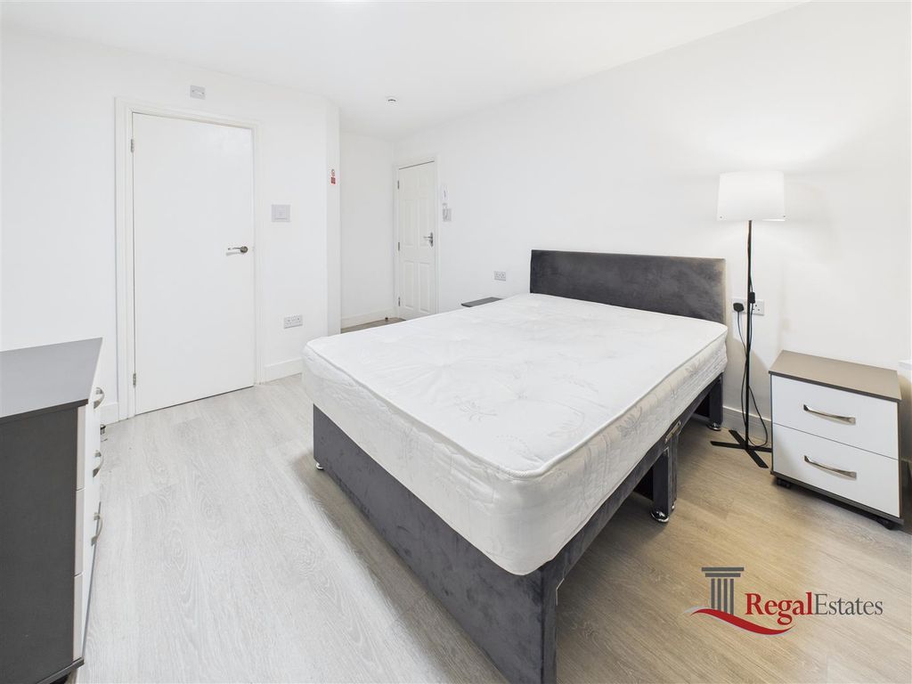 Property photo 1 of 9 Cam02489G0-Pr0239-Still004.Jpg