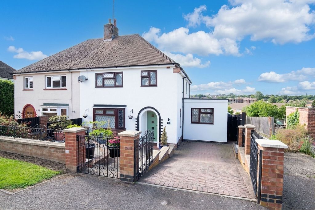 Property photo 1 of 33