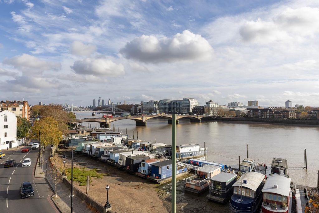 Property photo 3 of 10 Cheyne Walk 113 The Penthouse - 10 Of 21.Jpg