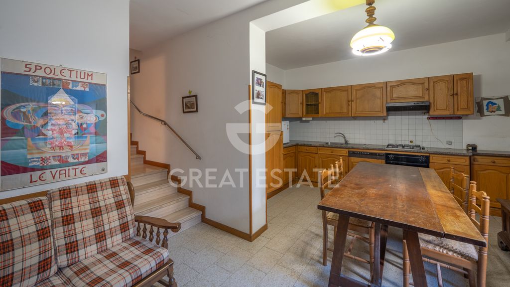 Property photo 2 of 27 Interiors