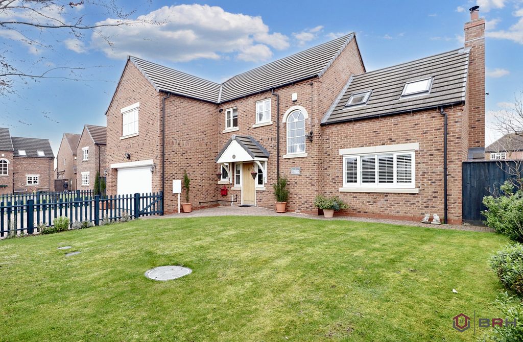 Property photo 1 of 36