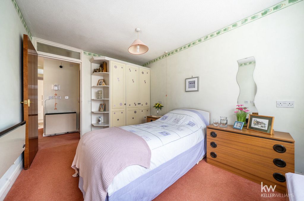 Property photo 3 of 12