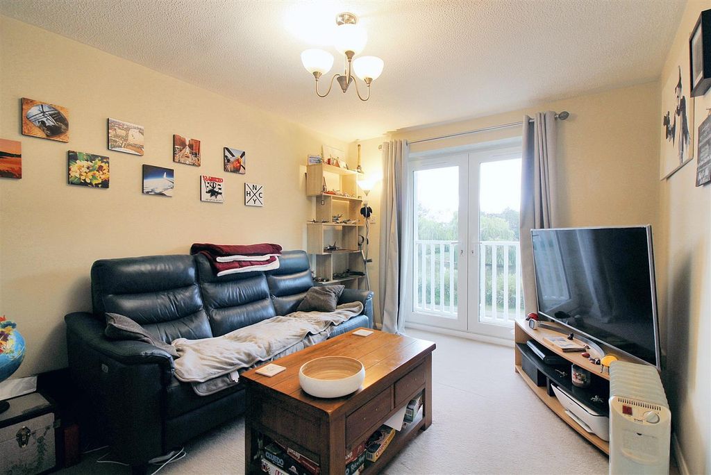 Property photo 2 of 12 7(2).Jpg