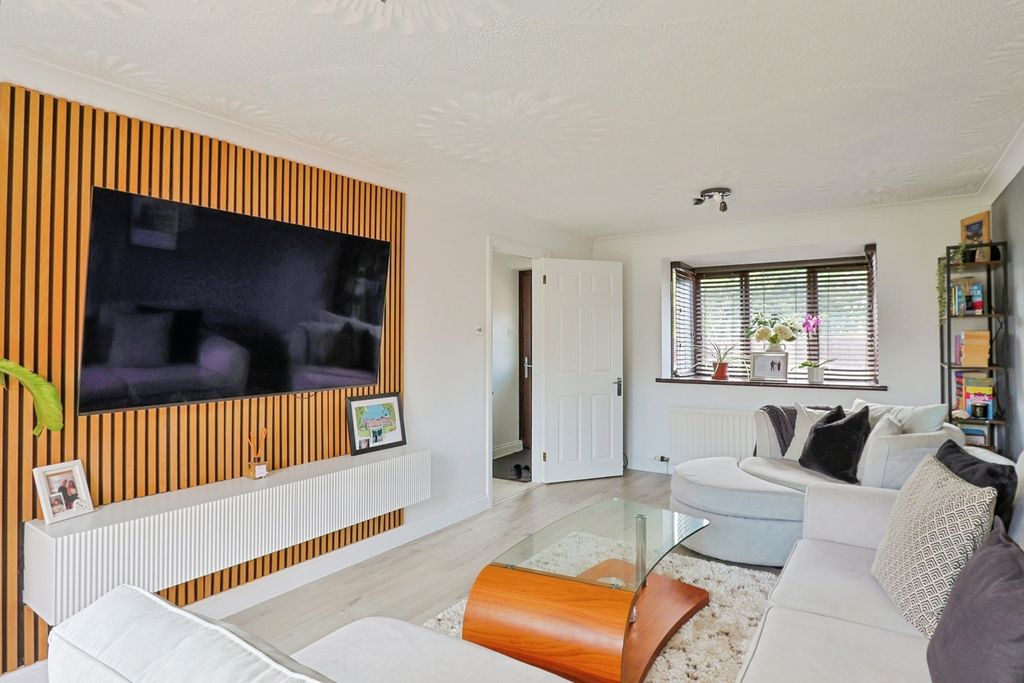 Property photo 2 of 21 Pbox-Img.Jpg