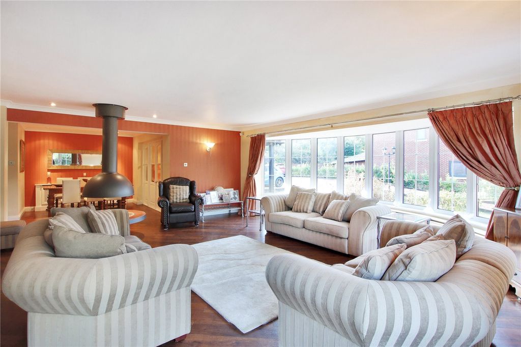 Property photo 2 of 58 Picture No. 26