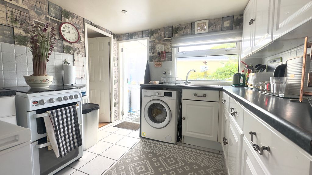 Property photo 3 of 24 190771DC-7Fa7-4E61-B0Cf-F3Fe6E398195