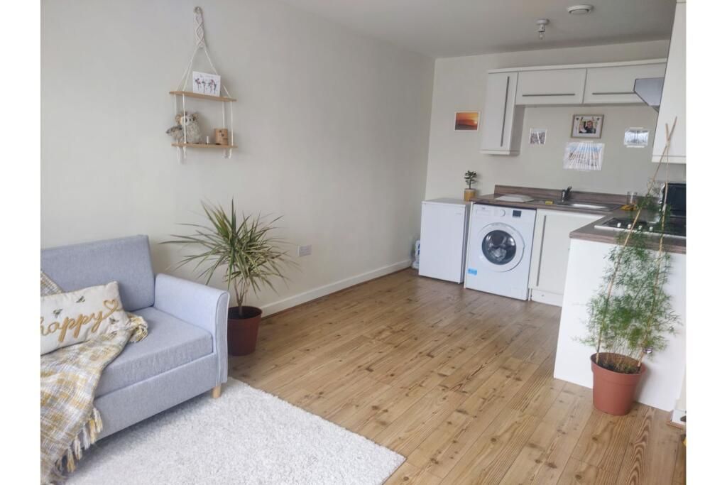 Property photo 1 of 5