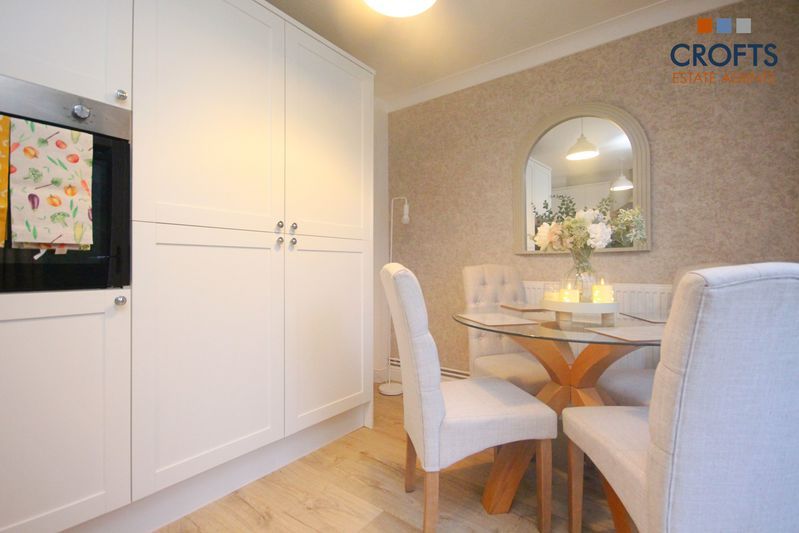 Property photo 3 of 9 Kitchen