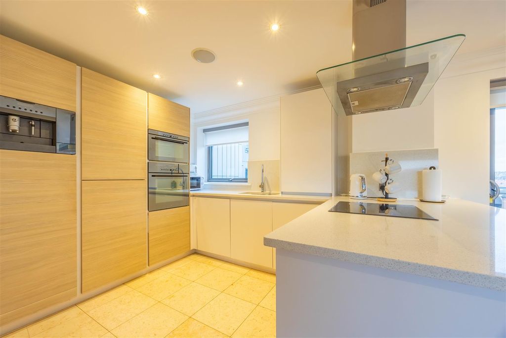 Property photo 3 of 22 Kitchen