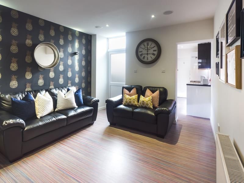 Property photo 1 of 6 Photo 0