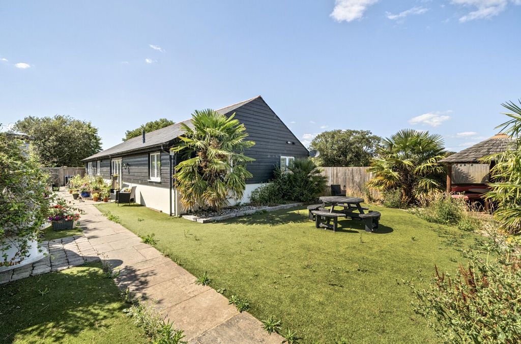 Property photo 1 of 25