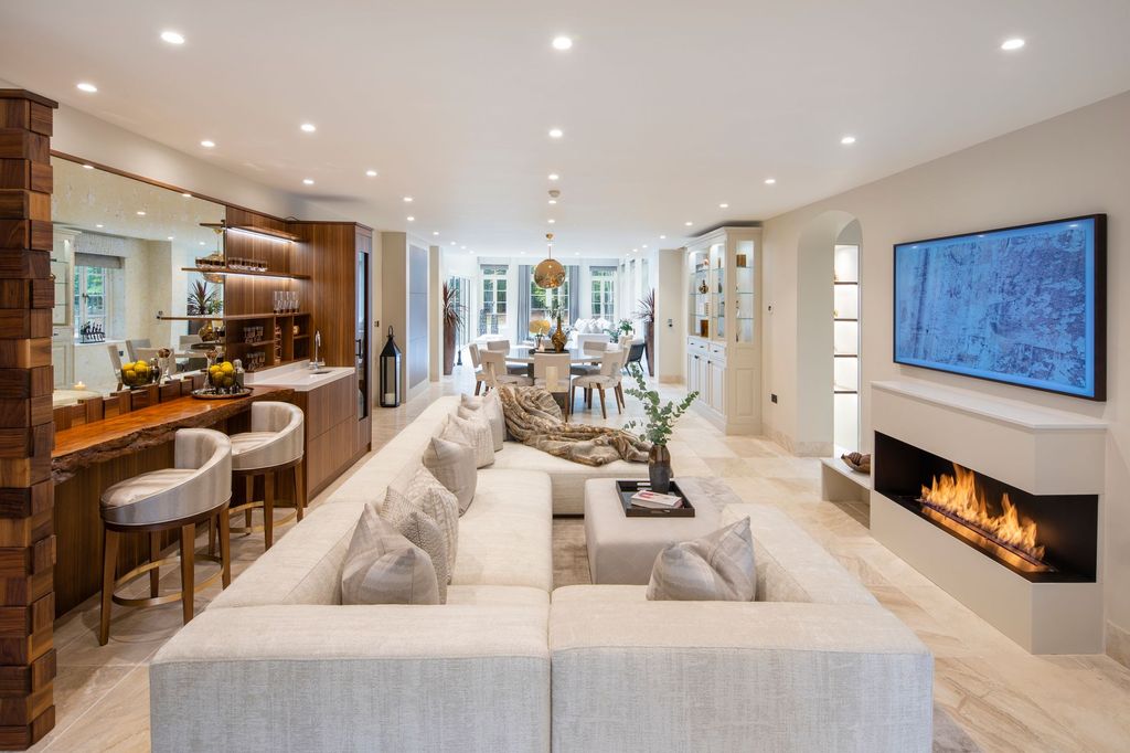 Property photo 3 of 26 Reception Room