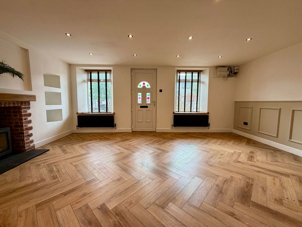 Property photo 2 of 43