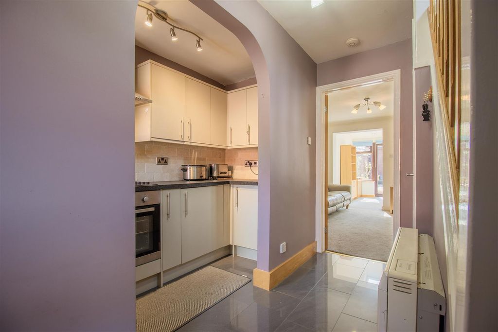 Property photo 2 of 18