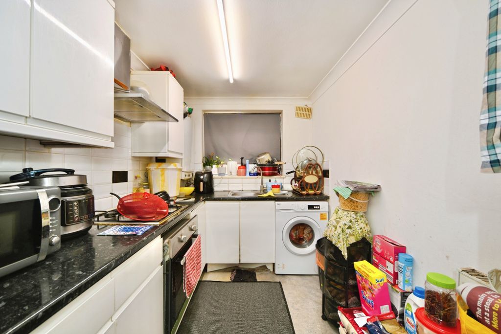 Property photo 3 of 20