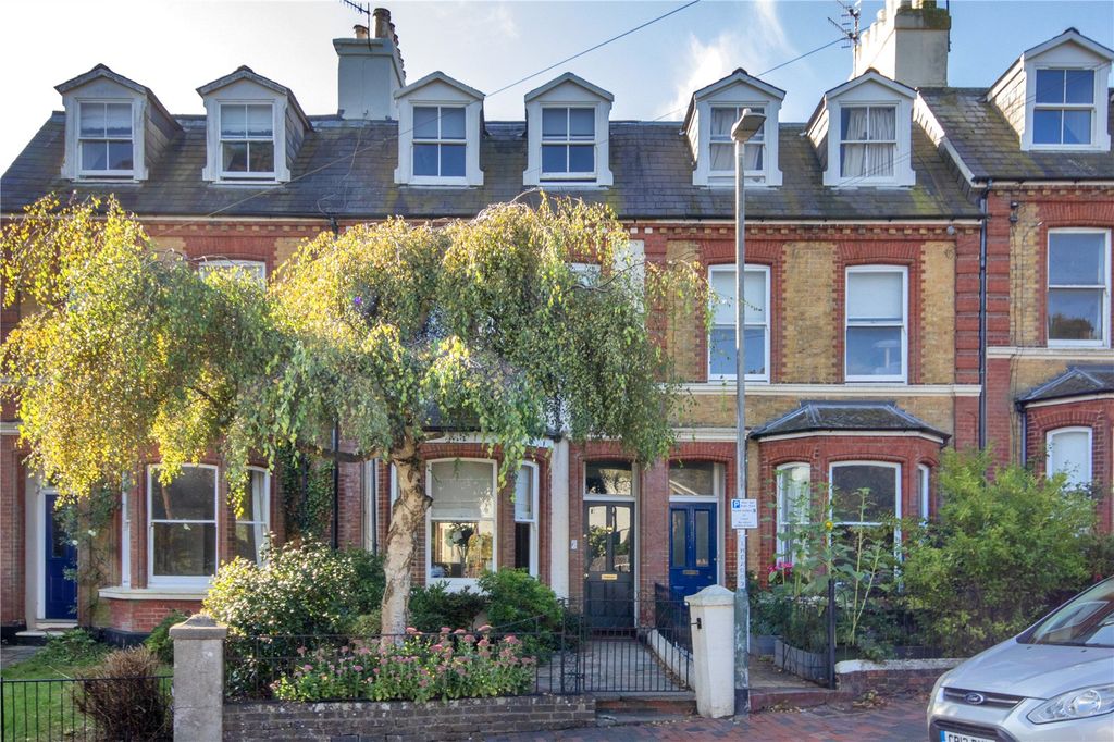 Property photo 1 of 13 6 Woodbury Park Road