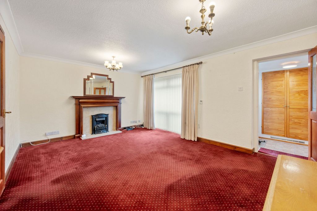 Property photo 3 of 32