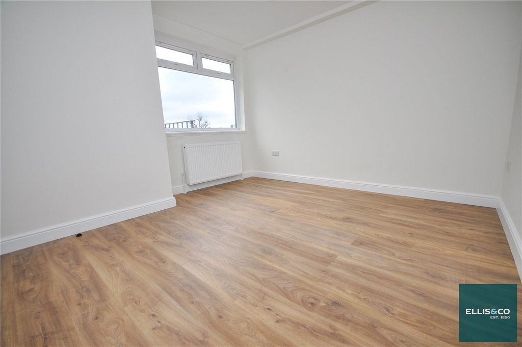 Property photo 3 of 7 Picture No. 04