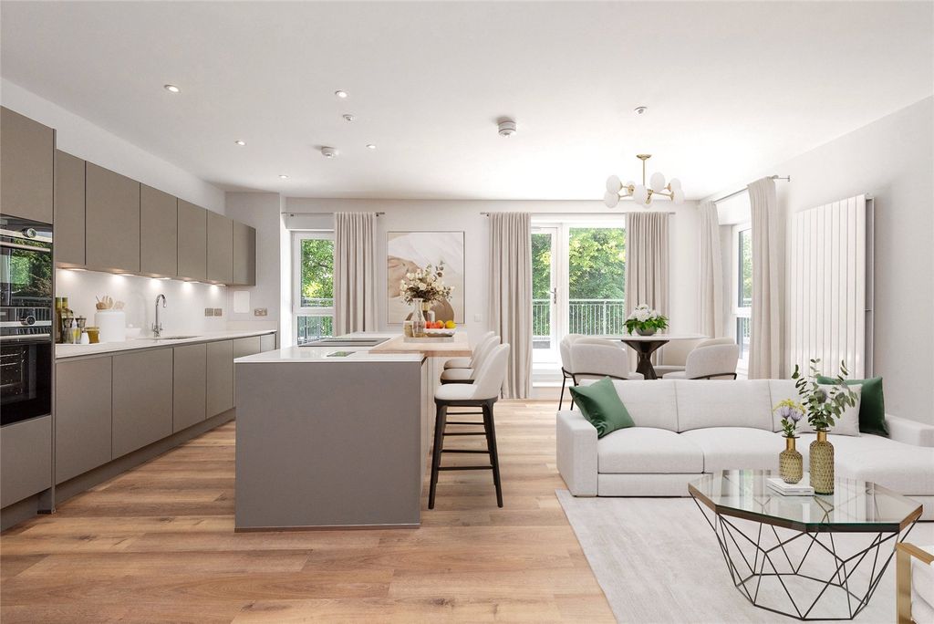 Property photo 2 of 18 Picture No. 24