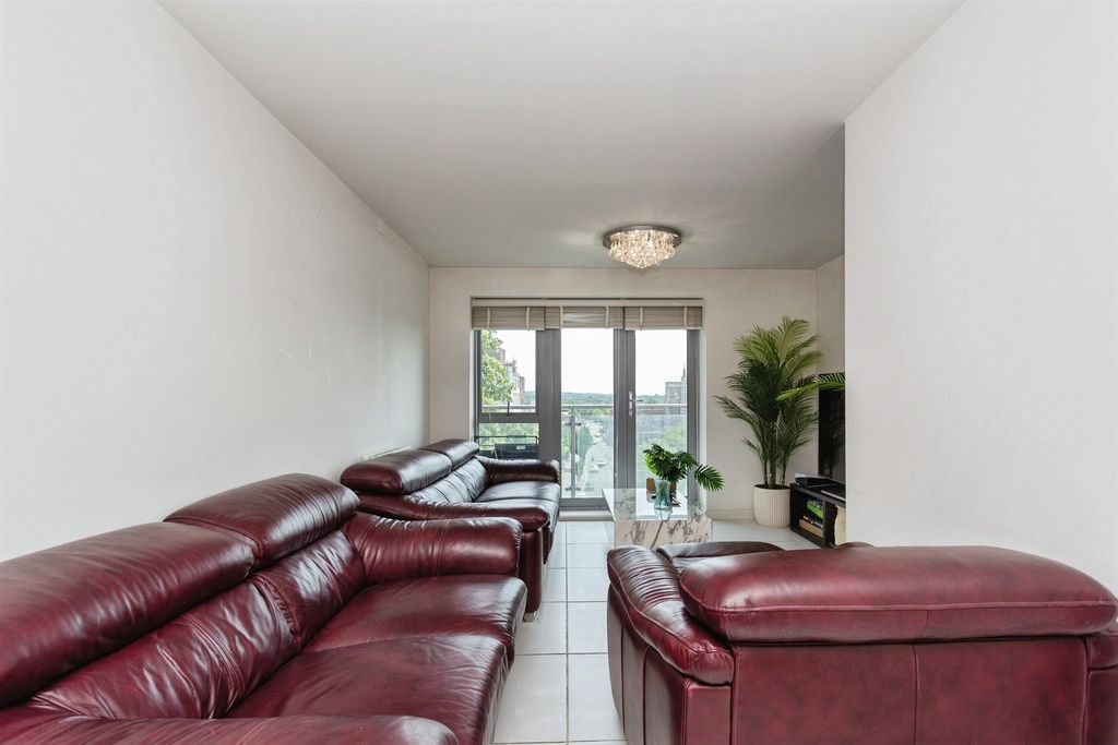 Property photo 2 of 12