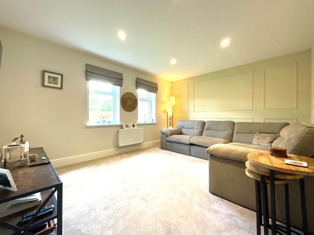 Property photo 3 of 18