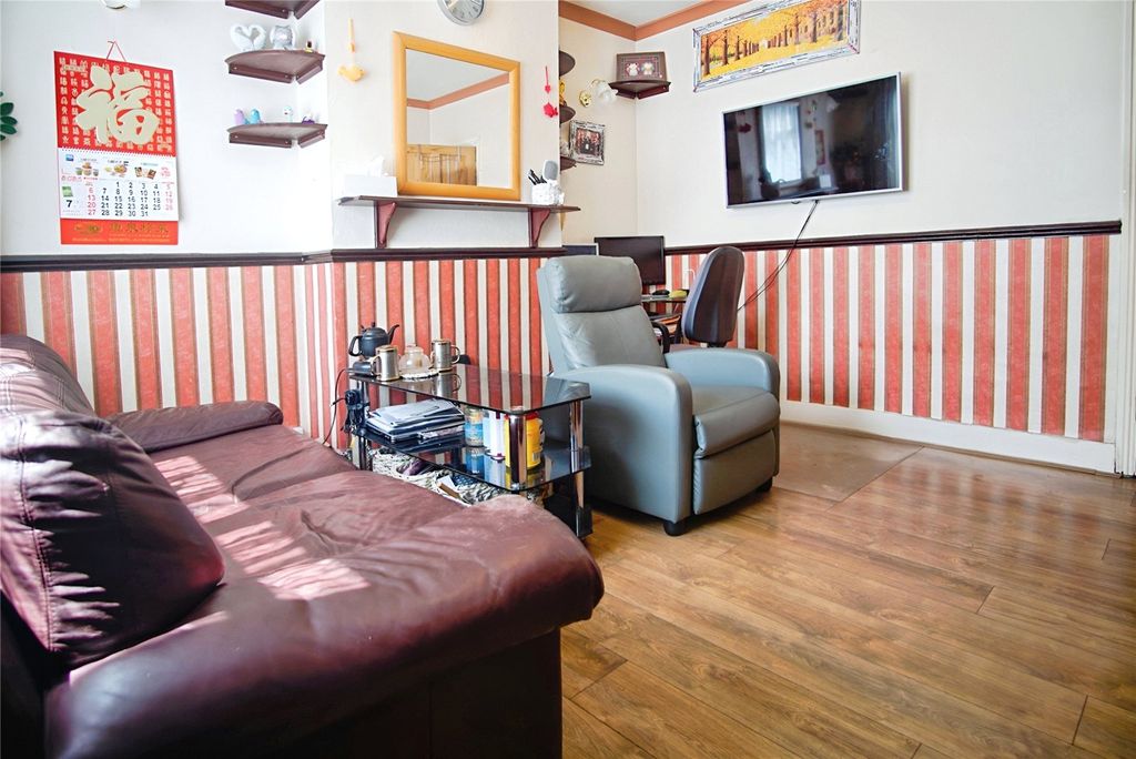 Property photo 2 of 17 Picture No. 03