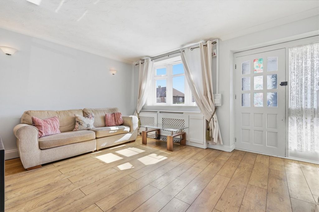 Property photo 3 of 14