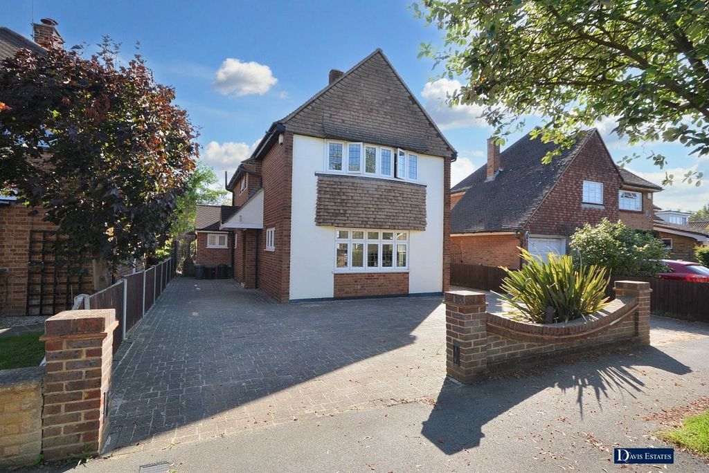 Property photo 1 of 18