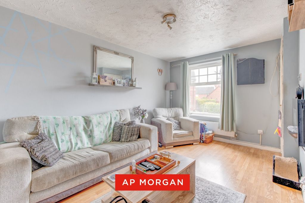 Property photo 2 of 11 Picture No. 12