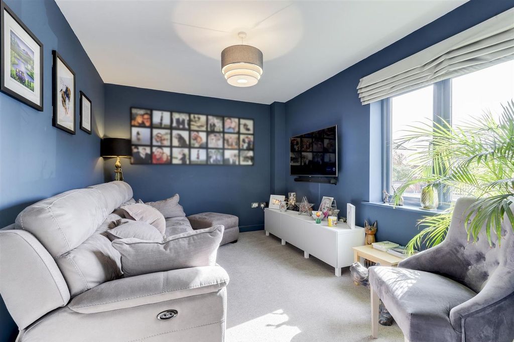 Property photo 3 of 31