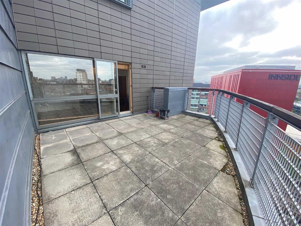 Property photo 3 of 12