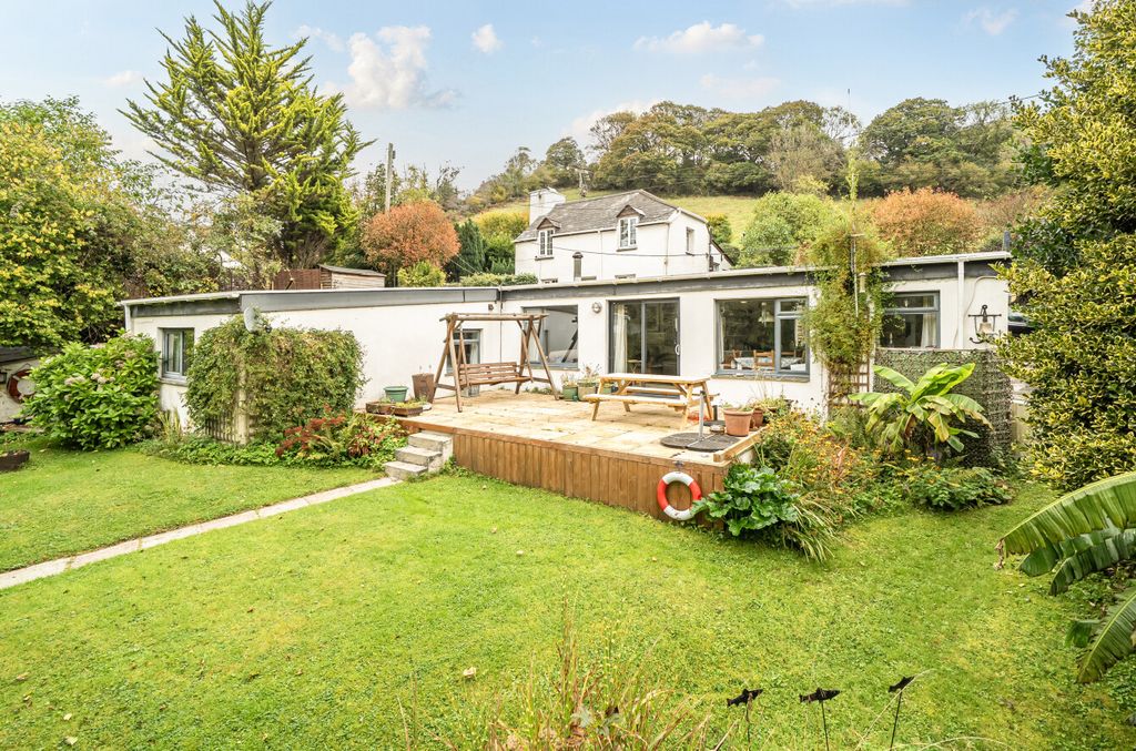 Property photo 1 of 15 1 - Front Aspect