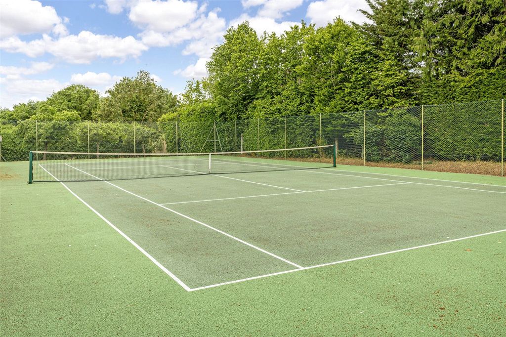 Property photo 2 of 17 Tennis Court