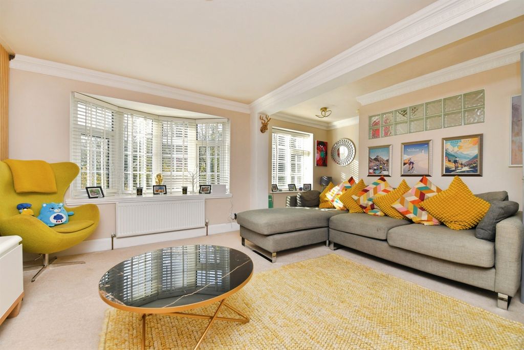 Property photo 2 of 17