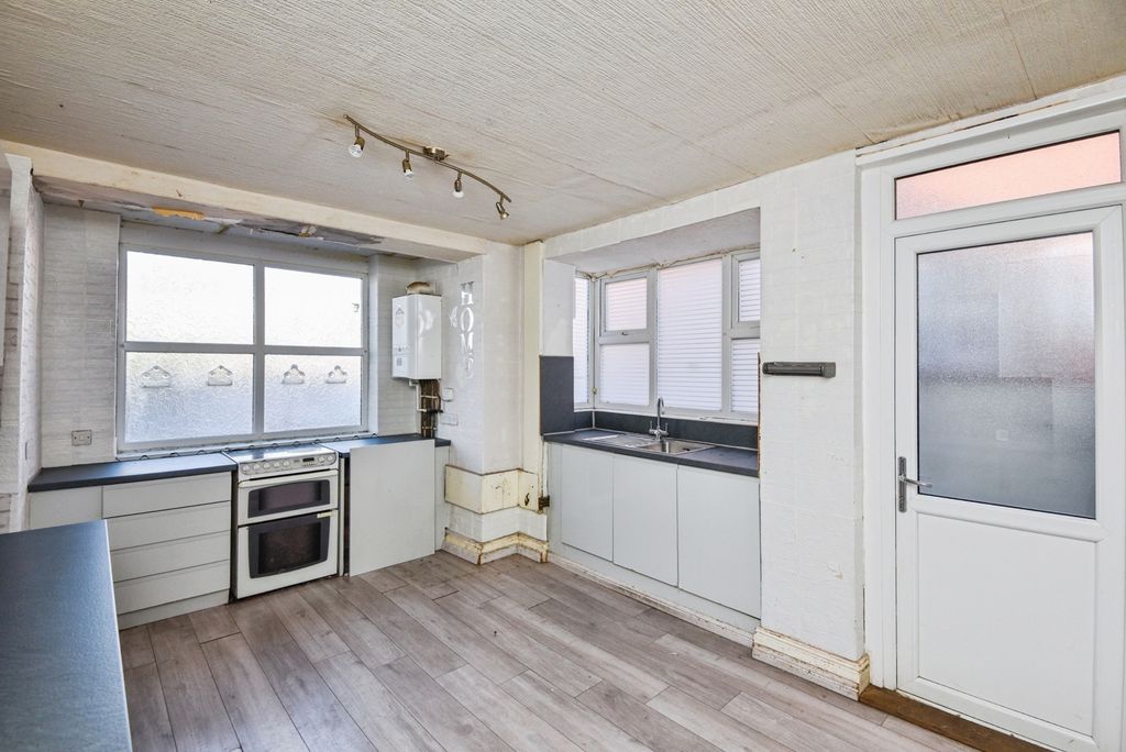Property photo 2 of 18 Pbox-Img.Jpg