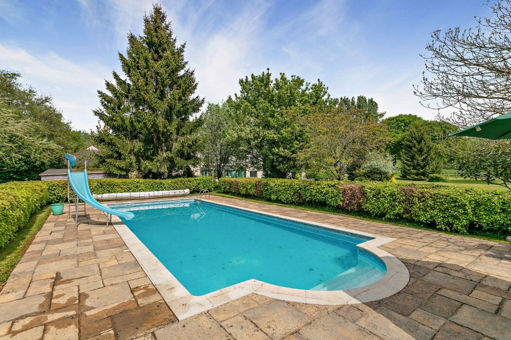 Property photo 2 of 26 Swimming Pool